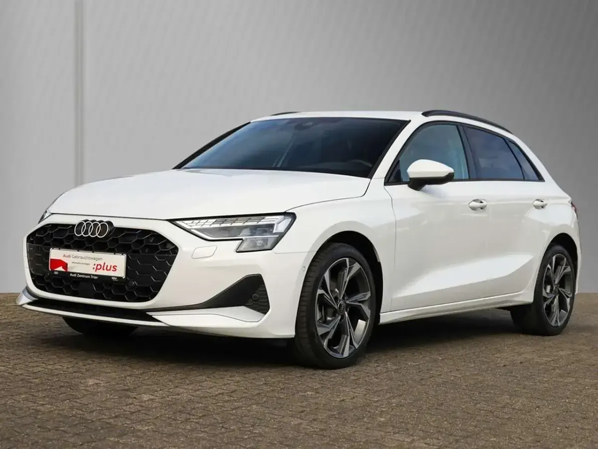 Gebraucht Audi A3 Advanced 150 PS (110 kW) 2025 Gletscherweiß metallic Limousine