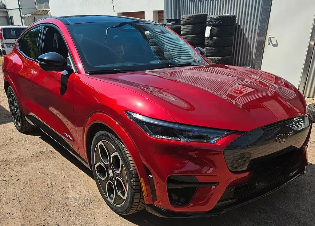 Usata Ford Mustang Mach-E 358 kW (487 CV) 2024 Rosso SUV