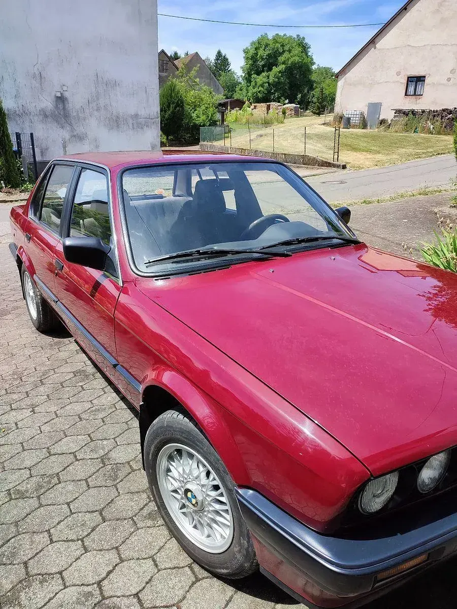 Gebraucht BMW 316 102 PS (75 kW) 1988 Rot Limousine