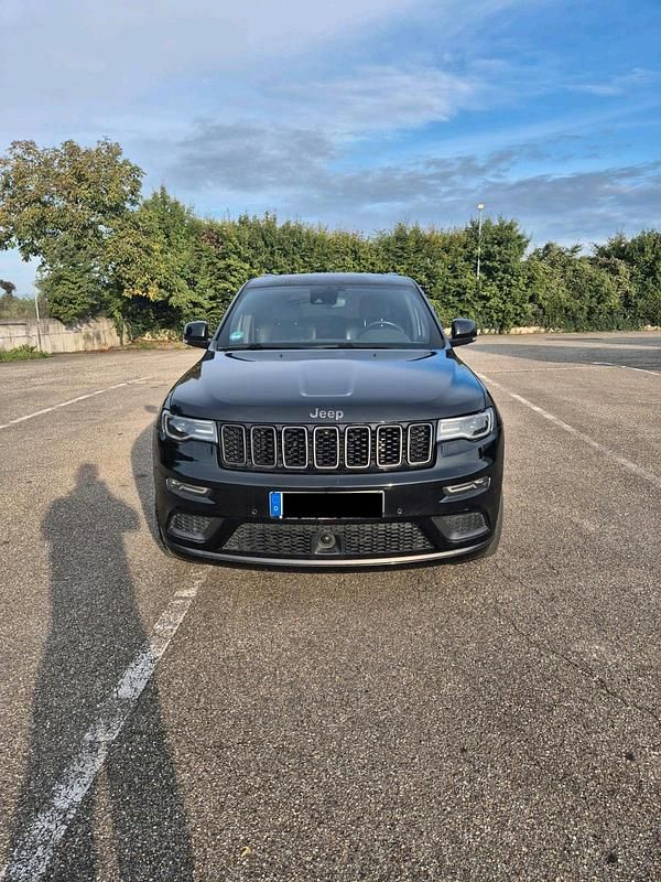 Schwarz Gebraucht 2018 Jeep Grand Cherokee SUV | 28.900 € (Fairer Preis) - Bild 1/4