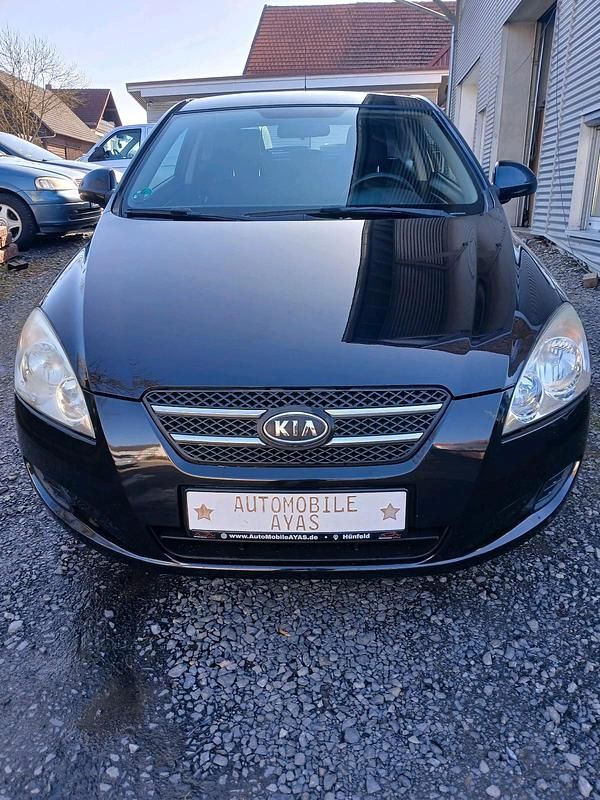 Gebraucht Kia Ceed 109 PS (80 kW) 2009 Schwarz Kleinwagen
