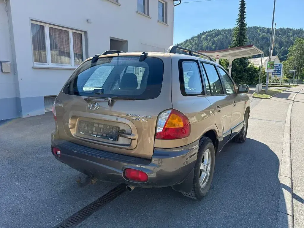 Gebraucht Hyundai Santa Fe 173 PS (127 kW) 2003 Gold SUV