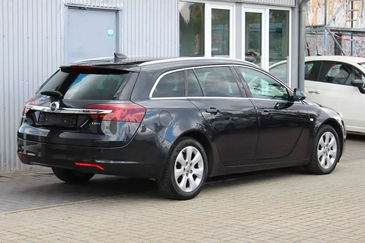 Gebraucht Opel Insignia Innovation 136 PS (100 kW) 2016 Schwarz Kombi