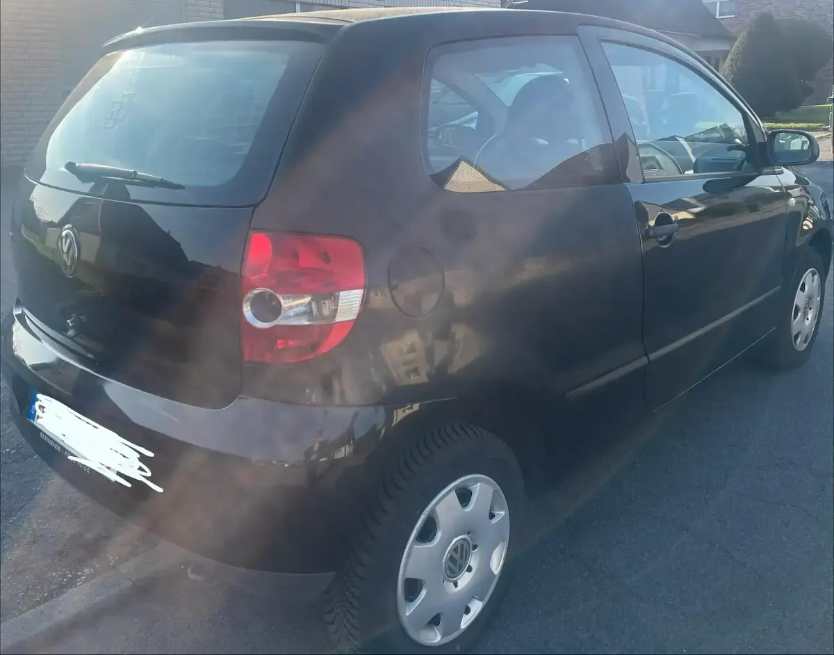 Gebraucht VW Fox 54 PS (39 kW) 2006 Schwarz Kleinwagen