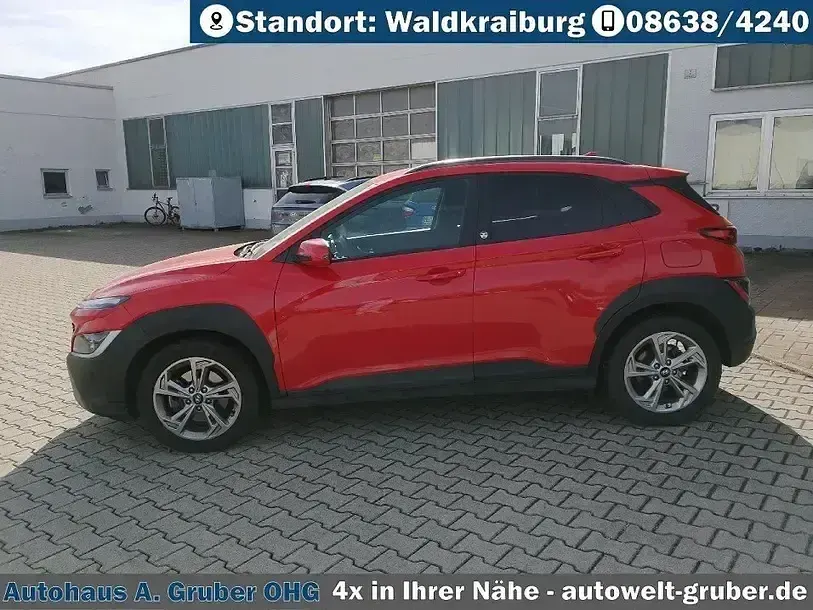 Gebraucht Hyundai Kona Edition 120 PS (88 kW) 2023 Pulse red SUV