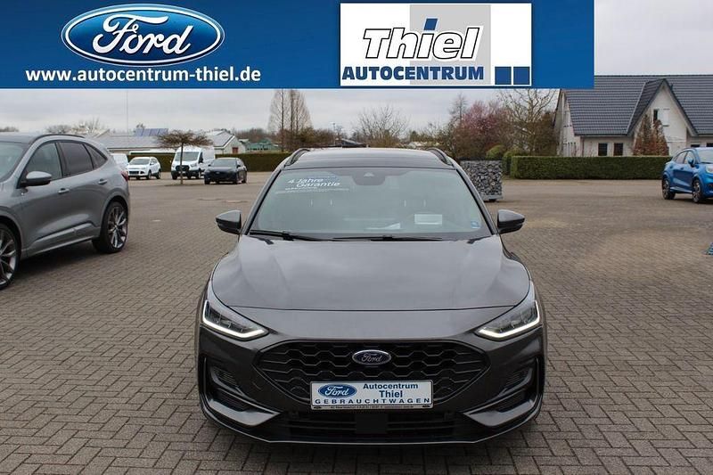 Gebraucht Ford Focus ST-Line X 116 PS (85 kW) 2025 Grau Limousine