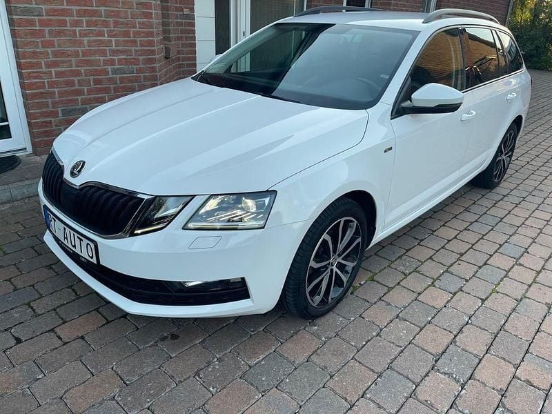 Weiß Gebraucht 2019 Skoda Octavia Soleil Kombi | 18.399 € (Fairer Preis) - Bild 1/4