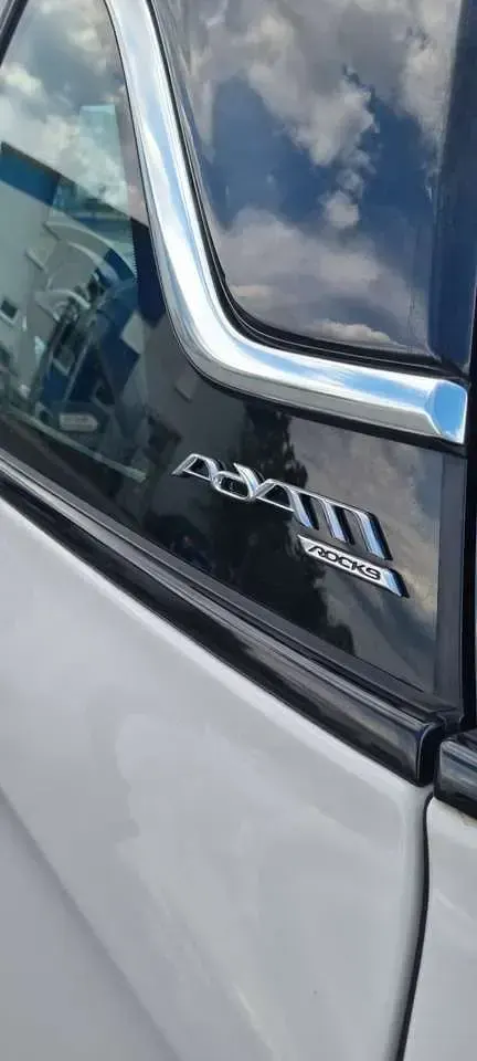 Gebraucht Opel Adam Rocks 116 PS (85 kW) 2018 Weiß Kleinwagen