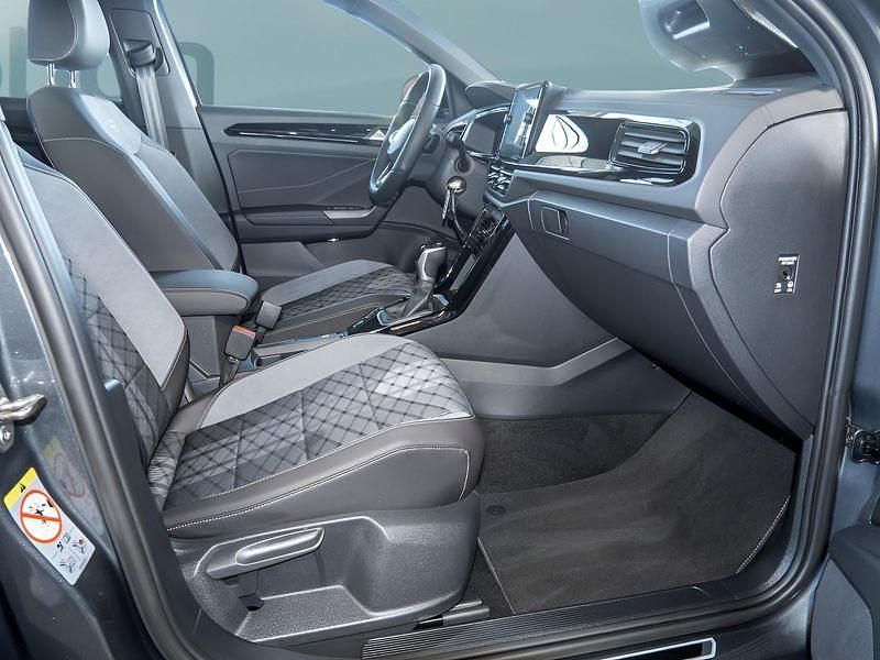 Gebraucht VW T-Roc 150 PS (110 kW) 2025 Grau SUV