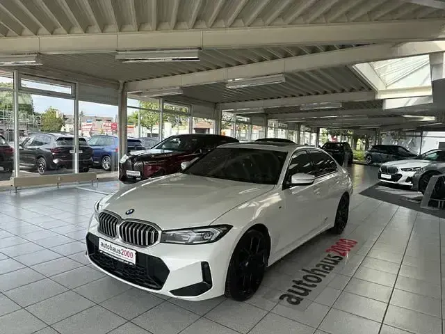 Gebraucht BMW 320 M Sport 184 PS (135 kW) 2023 Weiß Limousine