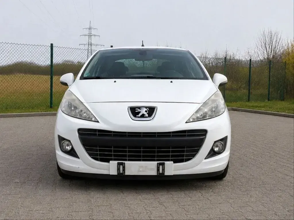 Gebraucht Peugeot 207 CC 120 PS (88 kW) 2012 Weiß Cabrio