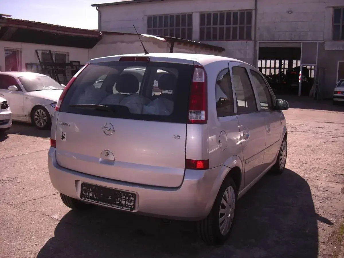Gebraucht Opel Meriva 101 PS (74 kW) 2005 Silber Van / Kleinbus