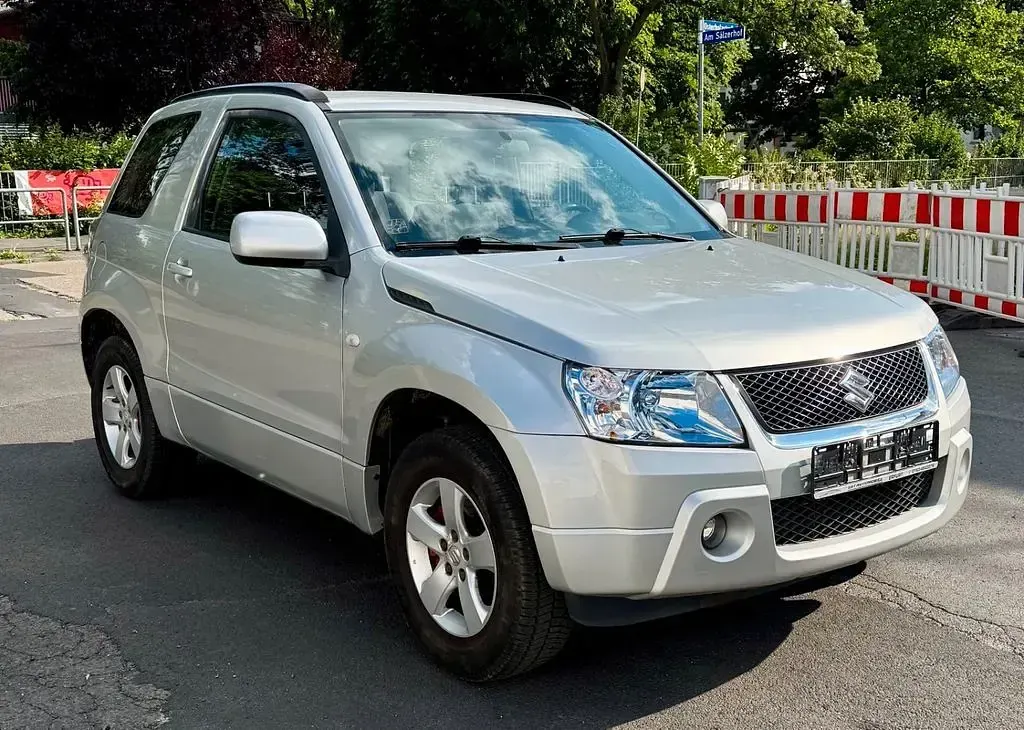 Gebraucht Suzuki Grand Vitara 106 PS (77 kW) 2006 Silber SUV