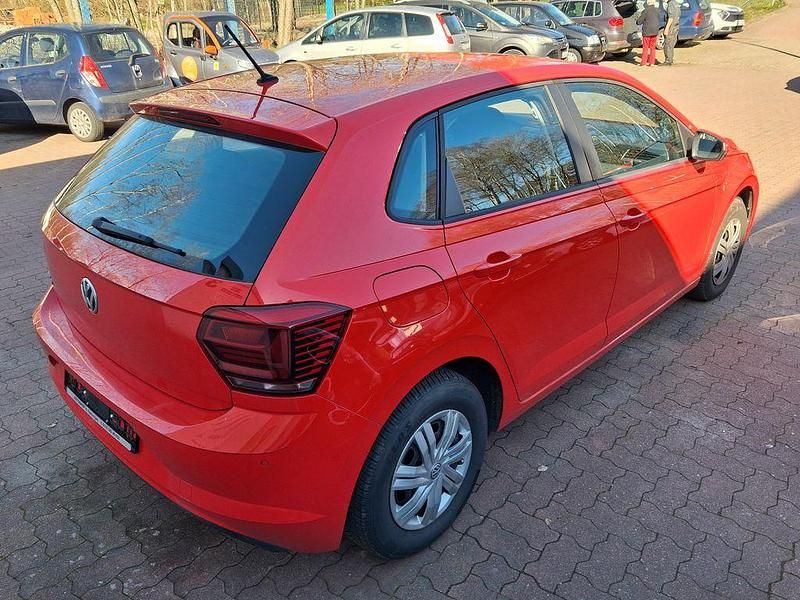 Gebraucht VW Polo Trendline 65 PS (47 kW) 2019 Rot Kleinwagen