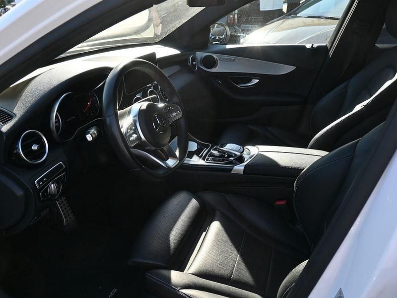 Gebraucht Mercedes C300 AMG line 245 PS (180 kW) 2019 Weiß polarweiss  uni  Limousine