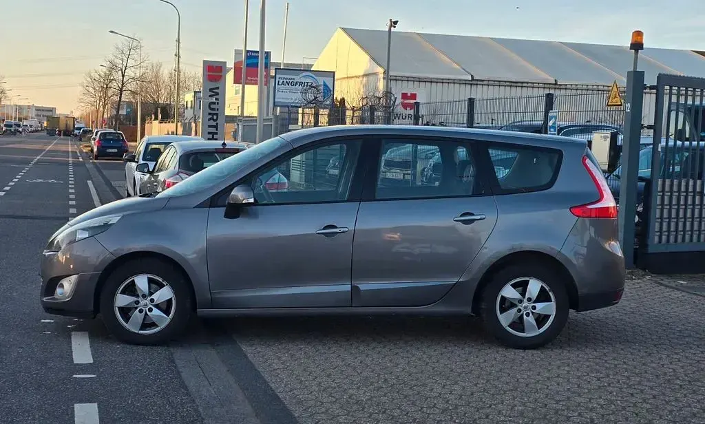 Gebraucht Renault Scénic III Dynamique 110 PS (80 kW) 2009 Grau Van / Kleinbus