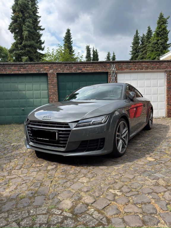 Grau Gebraucht 2018 Audi TT Ambiente Coupé | 26.799 € (Fairer Preis) - Bild 1/4