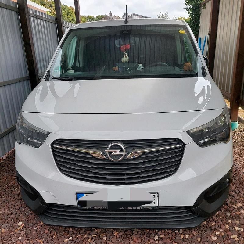 Gebraucht Opel Combo 102 PS (75 kW) 2024 Weiß Van