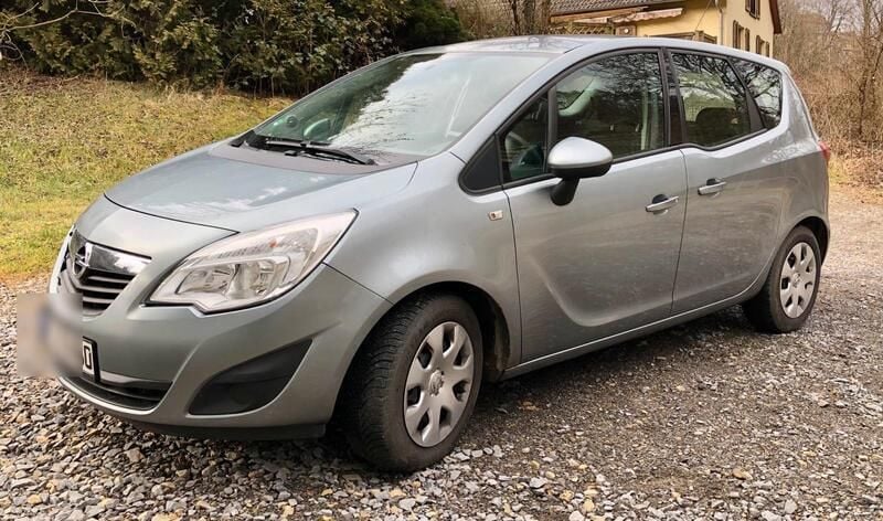 Andere außenfarben Gebraucht 2010 Opel Meriva Van / Kleinbus | 3.500 € (Etwas zu teuer) - Bild 1/4