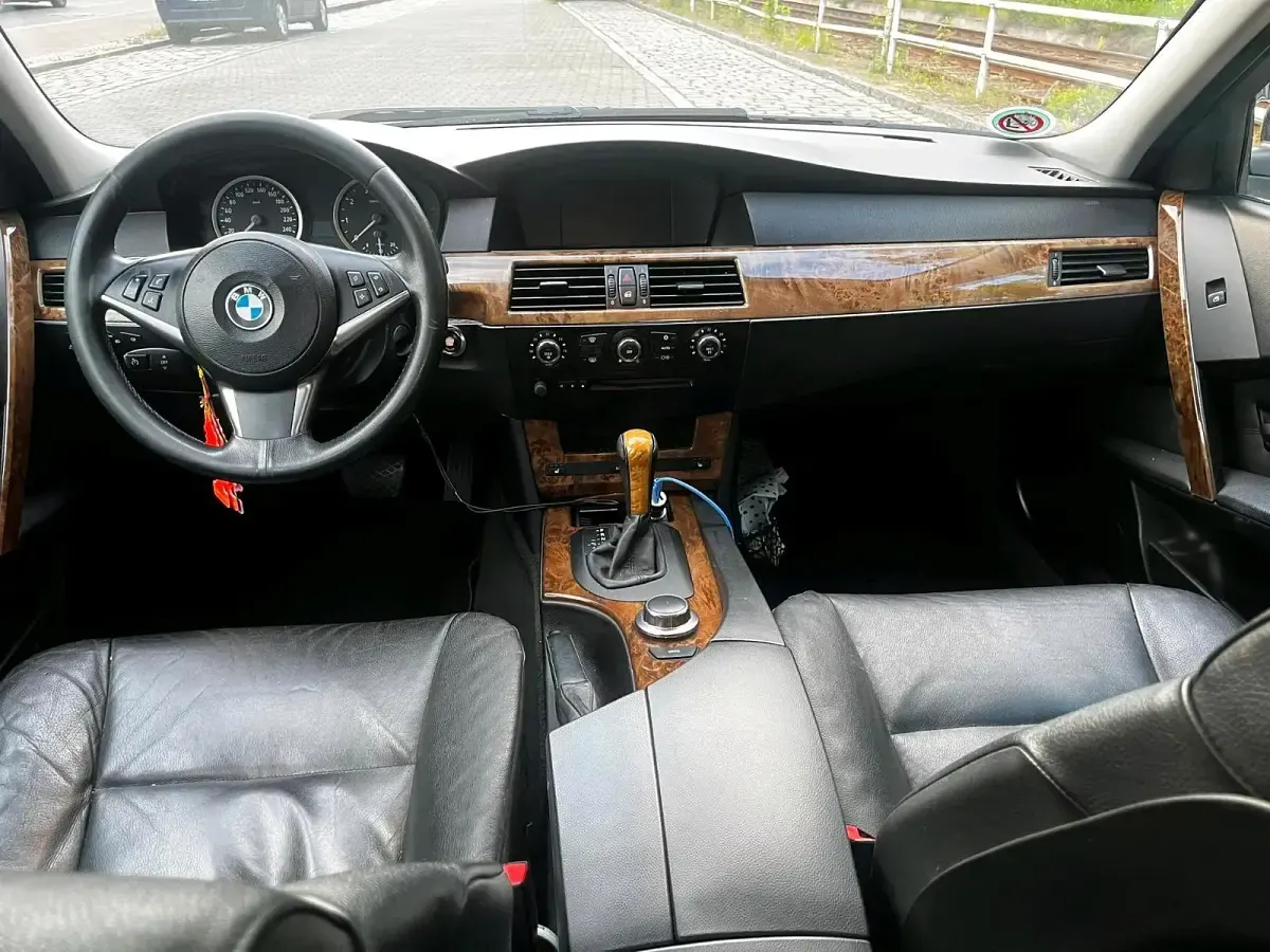 Używany BMW 325 2006 Czarny Sedan/Limuzyna