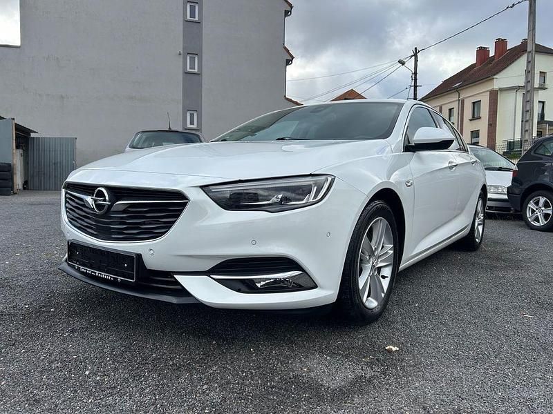Weiß Gebraucht 2018 Opel Insignia Sport Limousine | 13.690 € (Fairer Preis) - Bild 1/4