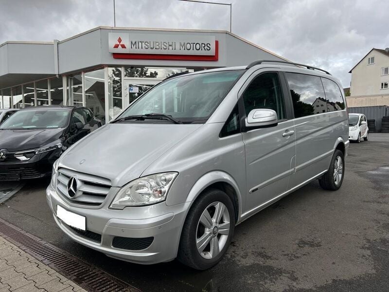 Silber Gebraucht 2011 Mercedes Viano Edition Van / Kleinbus | 15.990 € (Fairer Preis) - Bild 1/4