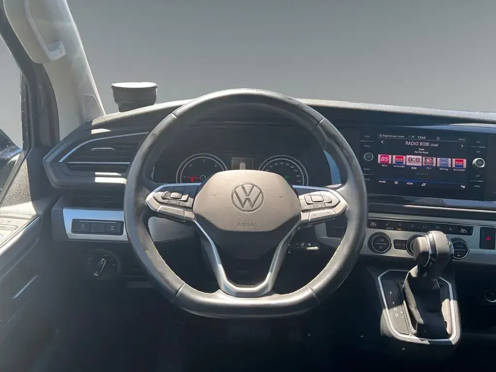 Gebraucht VW Multivan Edition 204 PS (150 kW) 2023 Beige Van / Kleinbus