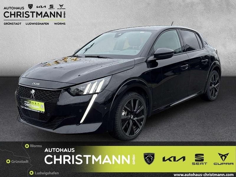 Lackierung schwarz perla nera/ Gebraucht 2023 Peugeot e-208 GT Kleinwagen | 20.990 € (Fairer Preis) - Bild 1/4