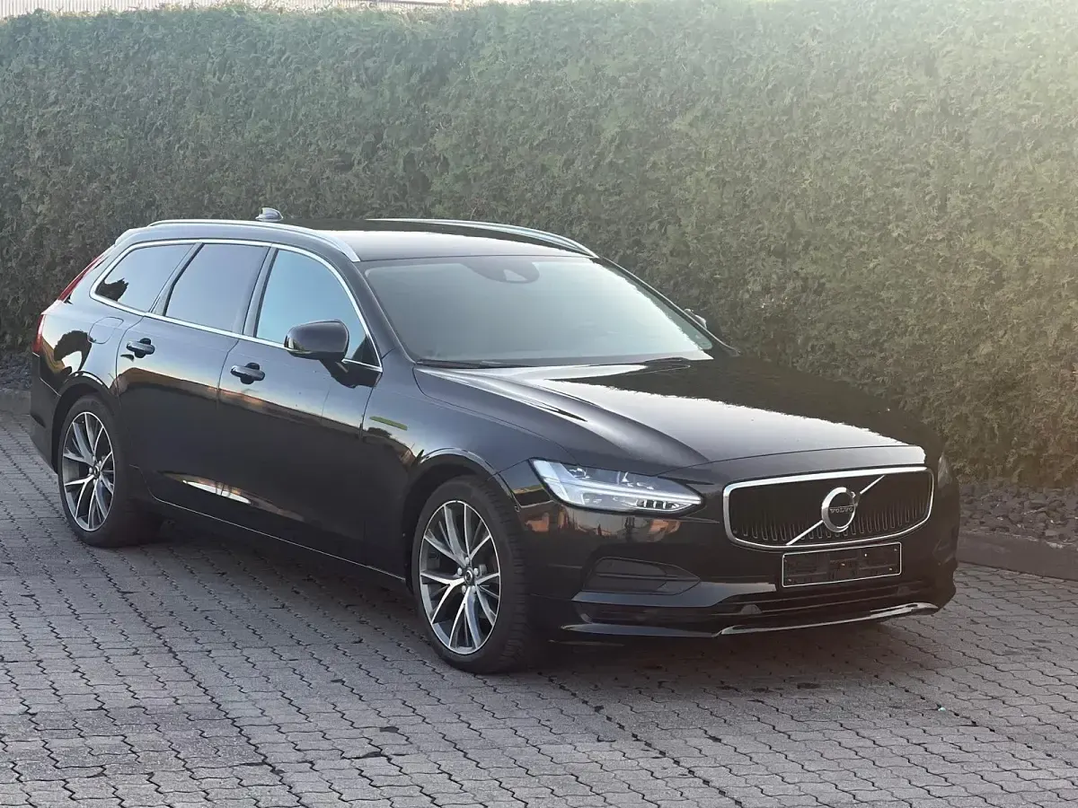 Second-hand Volvo V90 190 CP (139 kW) 2018 Negru Break