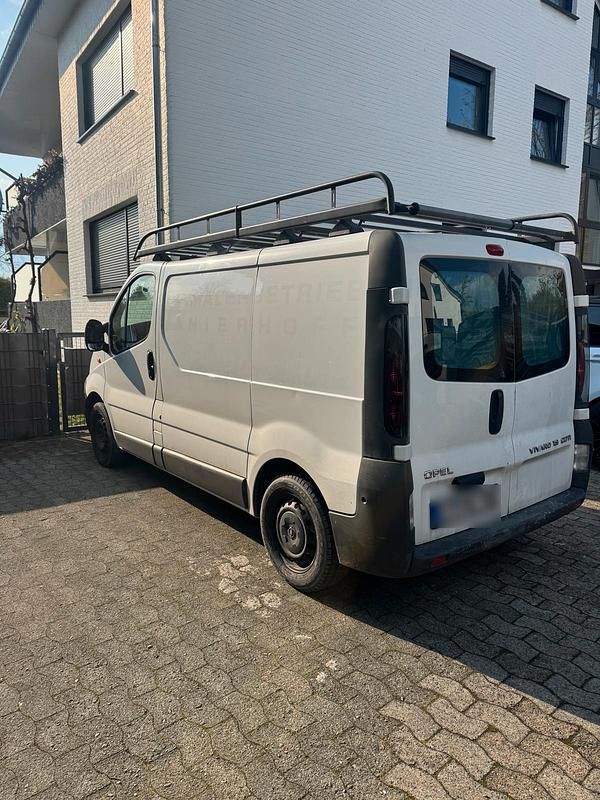 Gebraucht Opel Vivaro 101 PS (74 kW) 2004 Weiß Van / Kleinbus