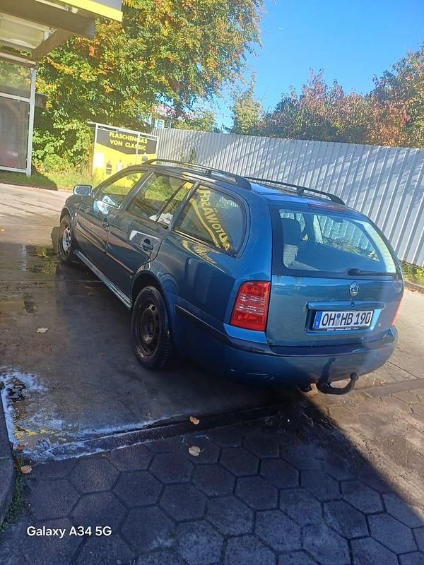 Blau Gebraucht 2003 Skoda Octavia Kombi | 555 € (Superpreis) - Bild 1/4