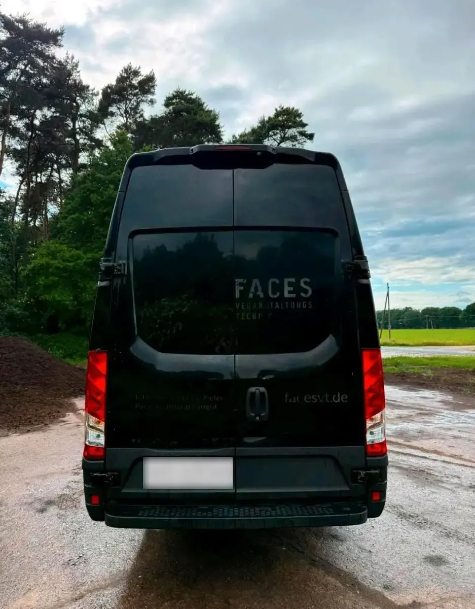 Gebraucht Iveco Daily 170 PS (125 kW) 2016 Schwarz