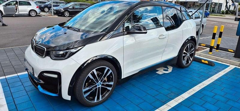 Capparisweiss mit akzent bmw i Gebraucht 2021 BMW i3 | 20.900 € (Fairer Preis) - Bild 1/4