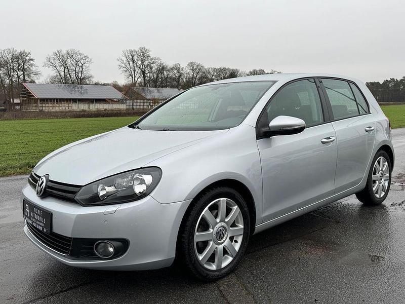 Reflexsilber metallic Gebraucht 2011 VW Golf VI Highline Limousine | 7.890 € (Etwas zu teuer) - Bild 1/4