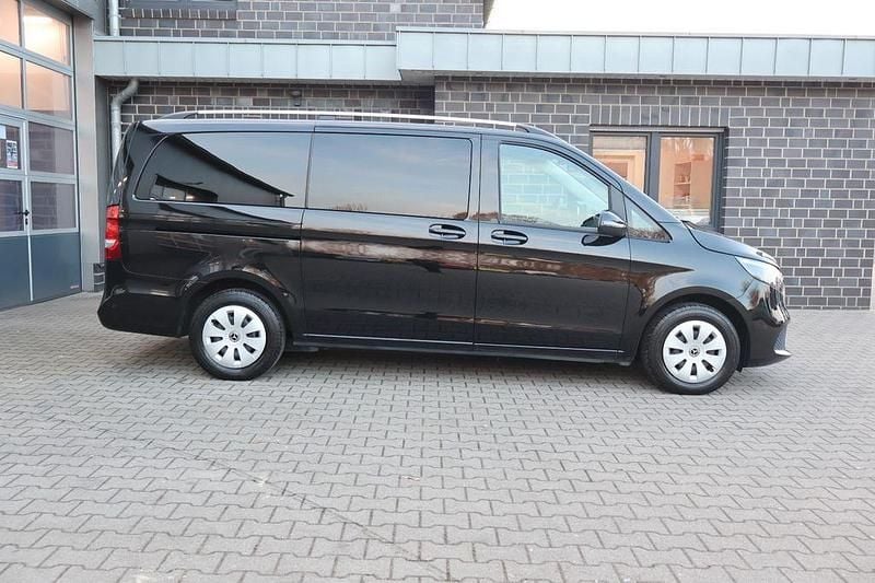 Gebraucht Mercedes V220 163 PS (119 kW) 2020 Schwarz Van / Kleinbus