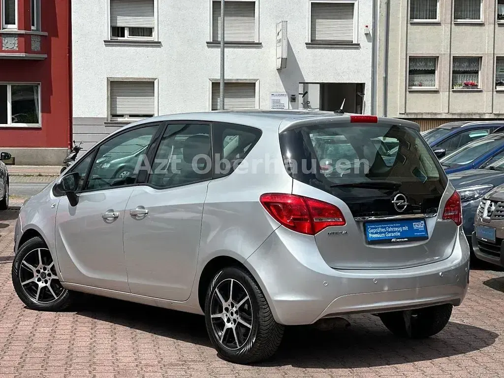 Gebraucht Opel Meriva Edition 101 PS (74 kW) 2010 Silber Van / Kleinbus