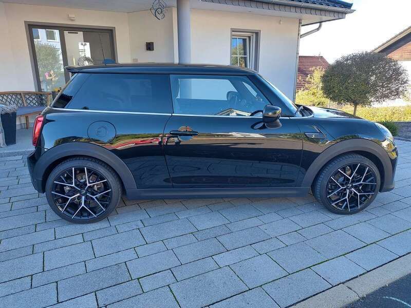 Schwarz Gebraucht 2023 Mini Cooper Coupé Classic Coupé | 22.990 € (Guter Preis) - Bild 1/4