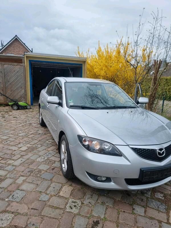 Silber Gebraucht 2004 Mazda 3 Limousine | 2.099 € (Guter Preis) - Bild 1/4