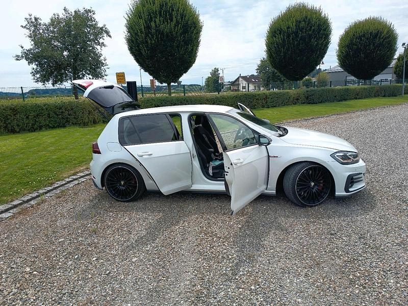 Gebraucht VW Golf VII GTI 230 PS (169 kW) 2017 Andere farben Limousine