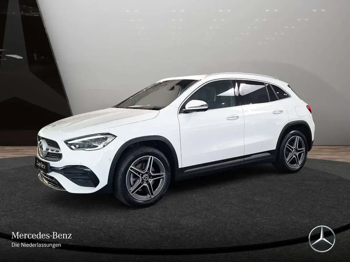 Gebraucht Mercedes GLA250 AMG 160 PS (117 kW) 2023 Weiß SUV