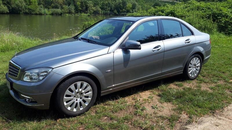 Silber Gebraucht 2009 Mercedes C180 Elegance Limousine | 7.600 € - Bild 1/4