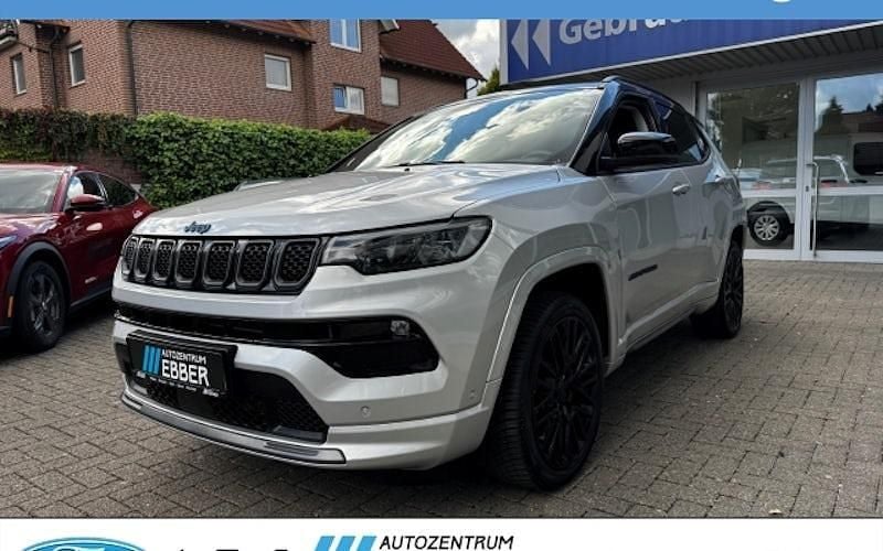 Silber Gebraucht 2022 Jeep Compass SUV | 28.479 € (Fairer Preis) - Bild 1/4