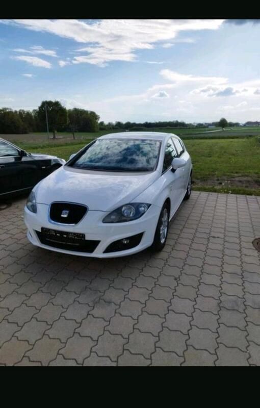 Weiß Gebraucht 2011 Seat Leon Kleinwagen | 5.100 € (Fairer Preis) - Bild 1/4