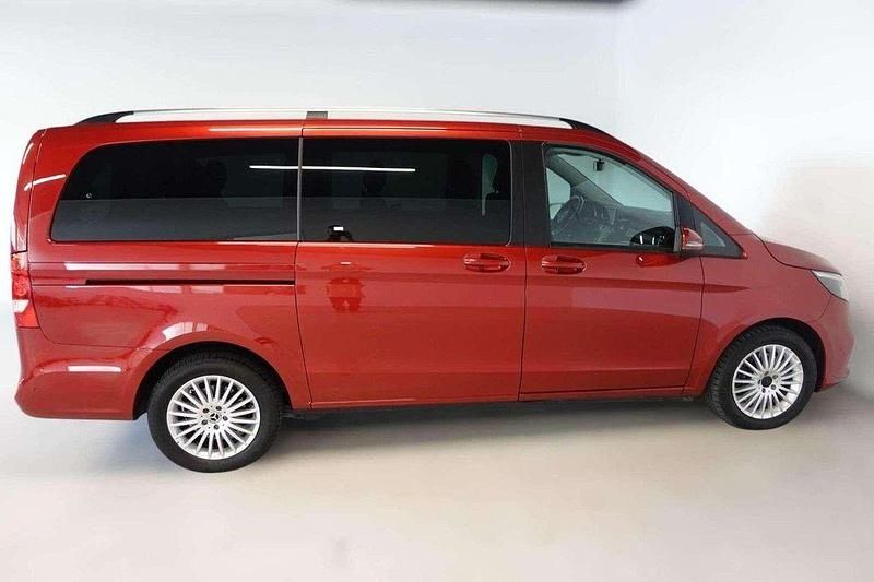 Gebraucht Mercedes V250 190 PS (139 kW) 2020 Hyazinthrot metallic mb 3334 Van / Kleinbus