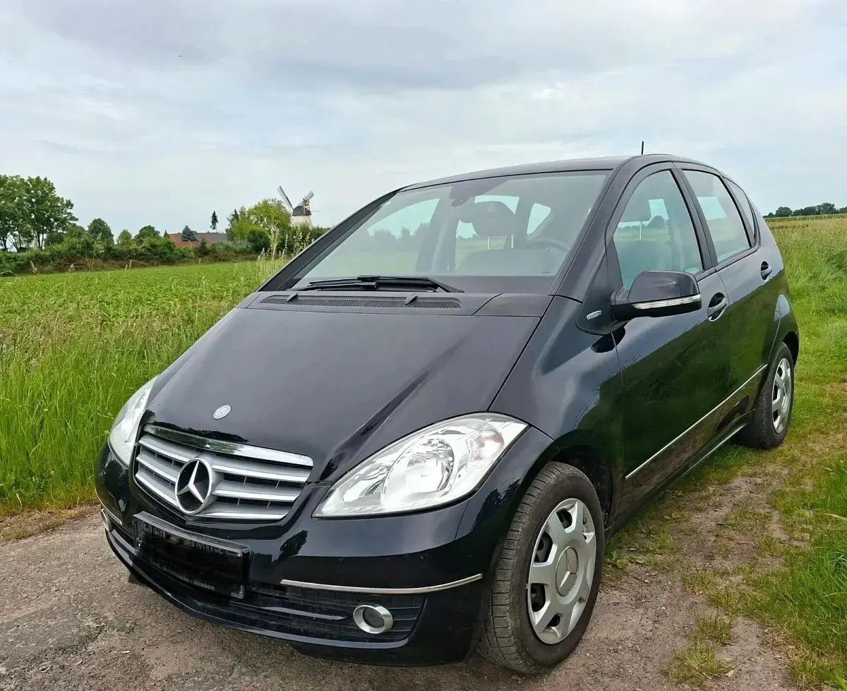 Gebraucht Mercedes A160 95 PS (69 kW) 2011 Schwarz Limousine