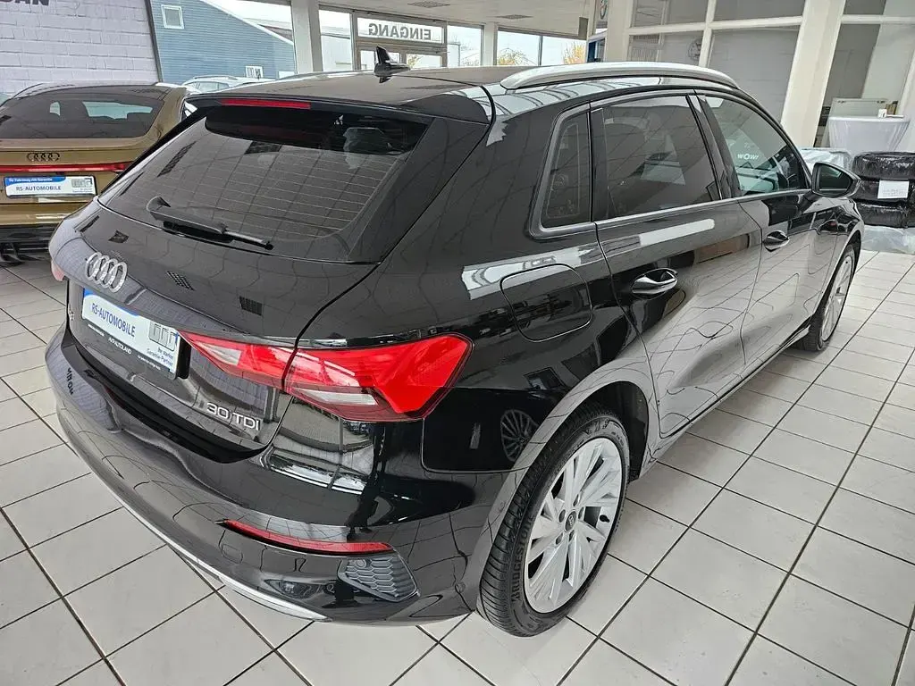 Gebraucht Audi A3 Advanced Plus 116 PS (85 kW) 2021 Schwarz Limousine