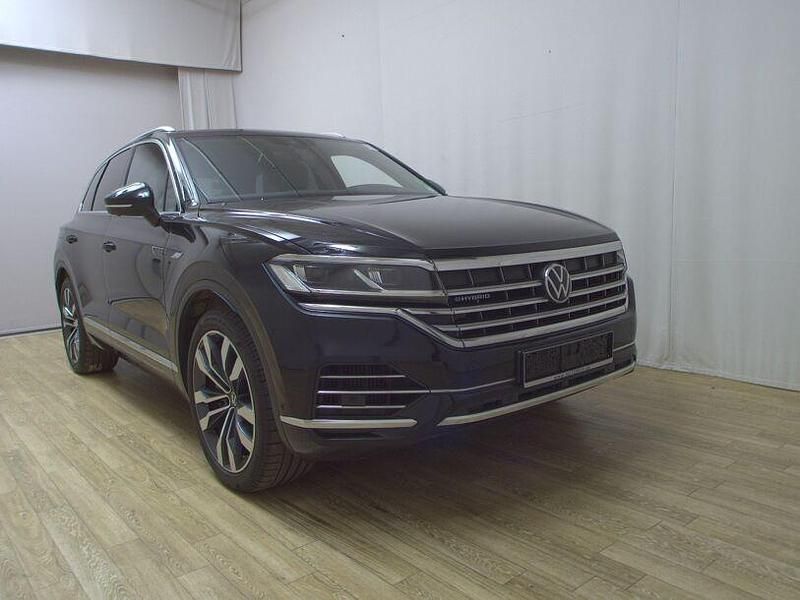 Gebraucht VW Touareg Elegance 381 PS (280 kW) 2022 Deep black perleffekt (metallic) SUV