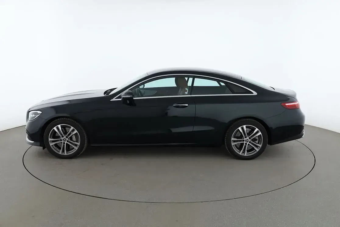 Gebraucht Mercedes E450 Avantgarde 367 PS (269 kW) 2022 Grün Coupé