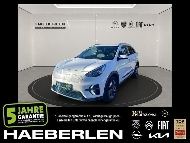 (ud) schneeweiß Gebraucht 2022 Kia e-Niro Vision SUV | 21.880 € (Superpreis) - Bild 1/4