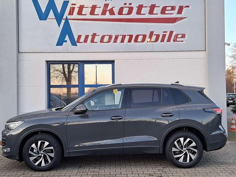 Neu VW Tiguan 150 PS (110 kW) 2025 Delfingrau SUV